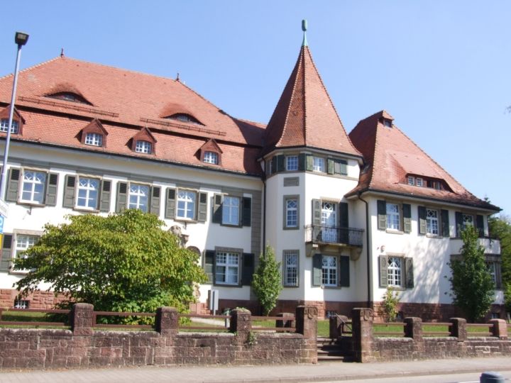 Amtsgericht Ettenheim - Die Behörde ist unter anderem das erstinstanzliche Gericht in Zivil- und Strafsachen sowie in Verfahren der freiwilligen Gerichtsbarkeit. Das Amtsgericht Ettenheim liegt im Gerichtsbezirk des Landgerichts Freiburg.