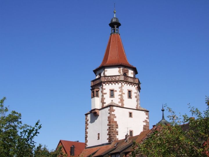 Gengenbach Niggelturm - der Niggelturm, zwischenzeitlich auch Niklausturm genannt, ist das bedeutenste Bauwerk im Zug der Befestigungsanlagen.