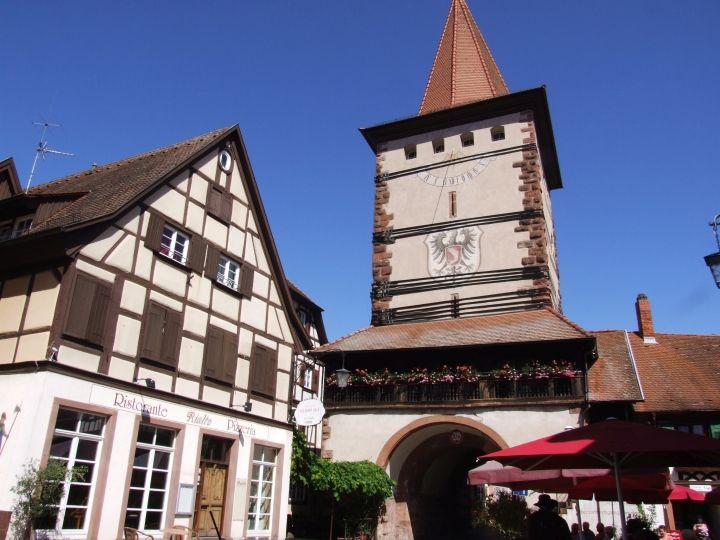 Das Haigerachertor steht auf einem Fundament aus dem 13ten Jahrhundert und wurde auf diesem nach der Zerstörung Gengenbachs im 17ten Jahrhundert wieder aufgebaut. Heute zeigen sich Risse im Bauwerk