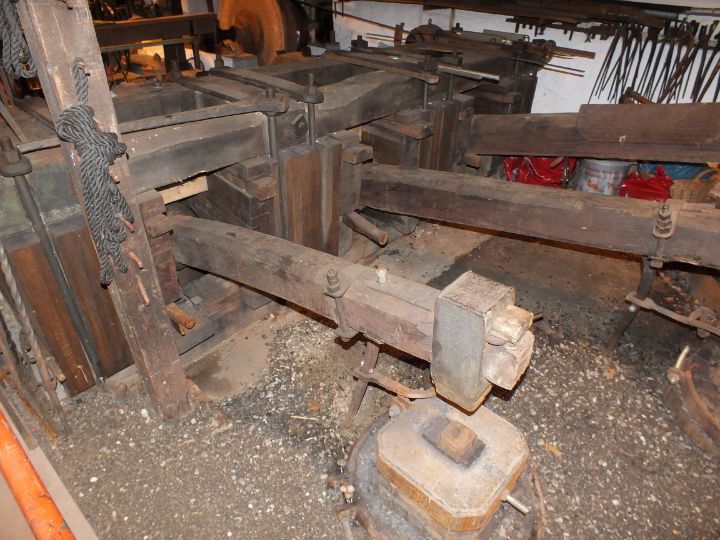 Ein Eisenhammer ist ein Handwerksbetrieb zur Herstellung von Schmiedeeisen als Halbzeug und daraus gefertigten Gebrauchsgütern aus der Zeit vor der Industrialisierung. Das namensgebende Merkmal dieser Hammerschmieden war der mit Wasserkraft angetriebene Schwanzhammer. Das Anheben des Hammers übernahm eine Welle, auf der radiale befestigt waren