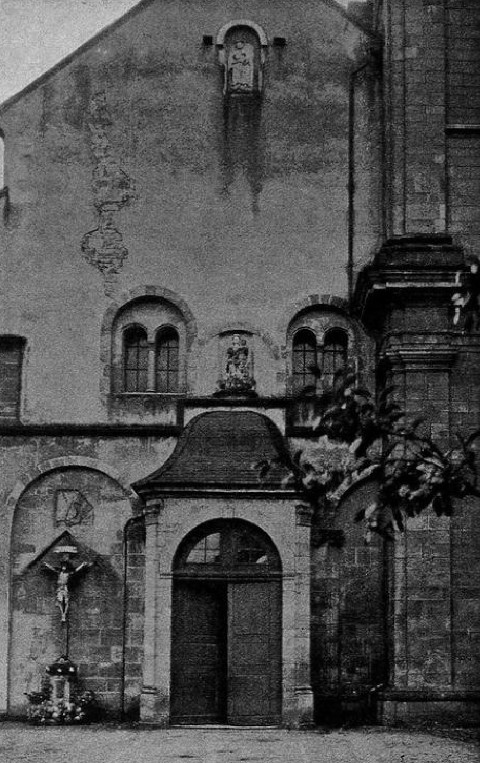 Fig. 209. Westfassade der Klosterkirche in Gengenbach